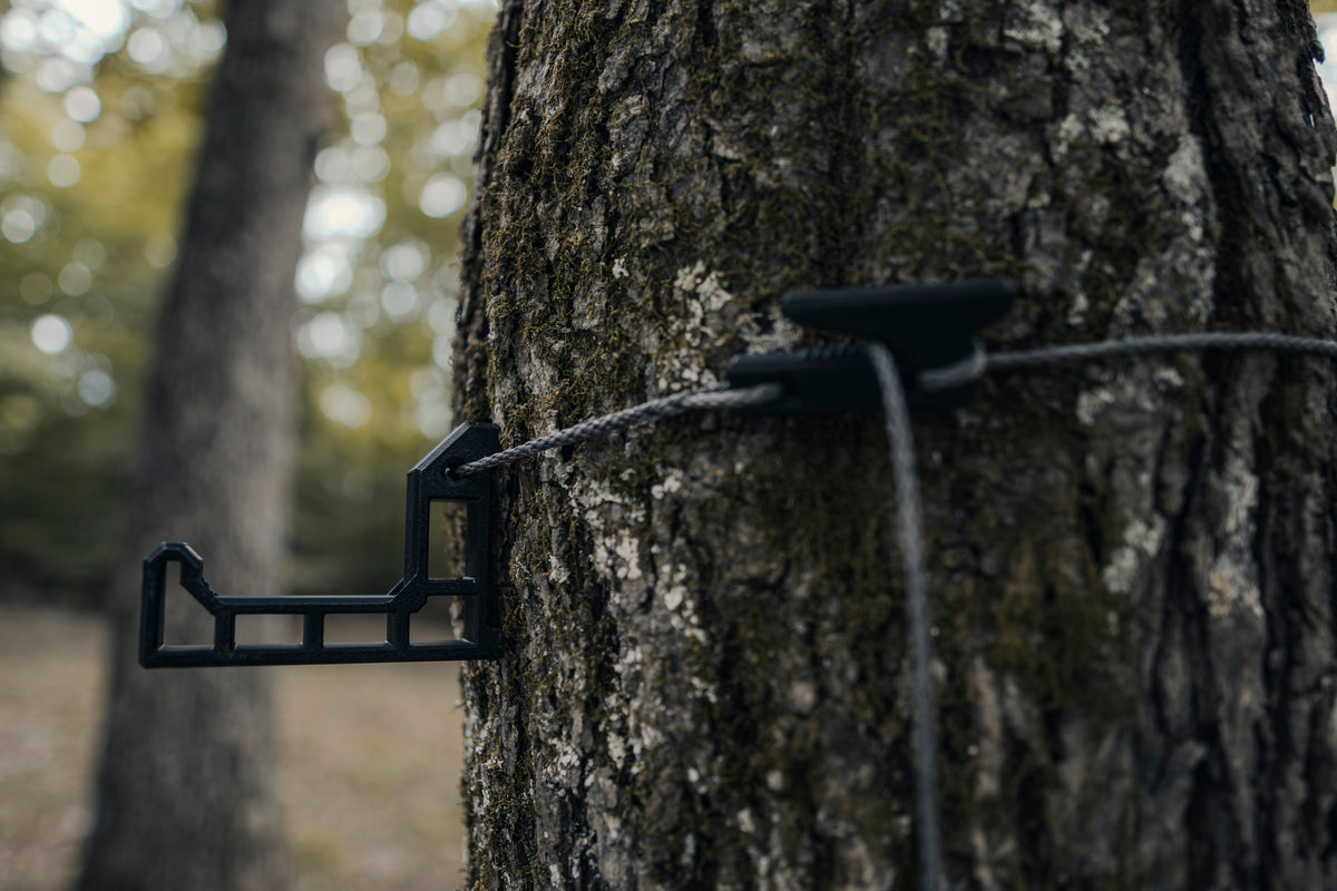 Wayward Wire Pocket Bow Hanger