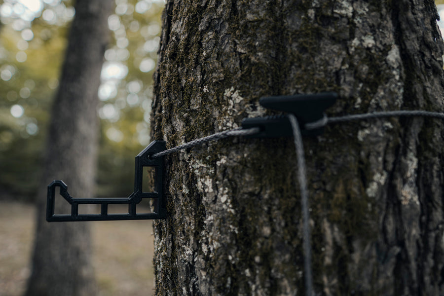 Wayward Wire Pocket Bow Hanger