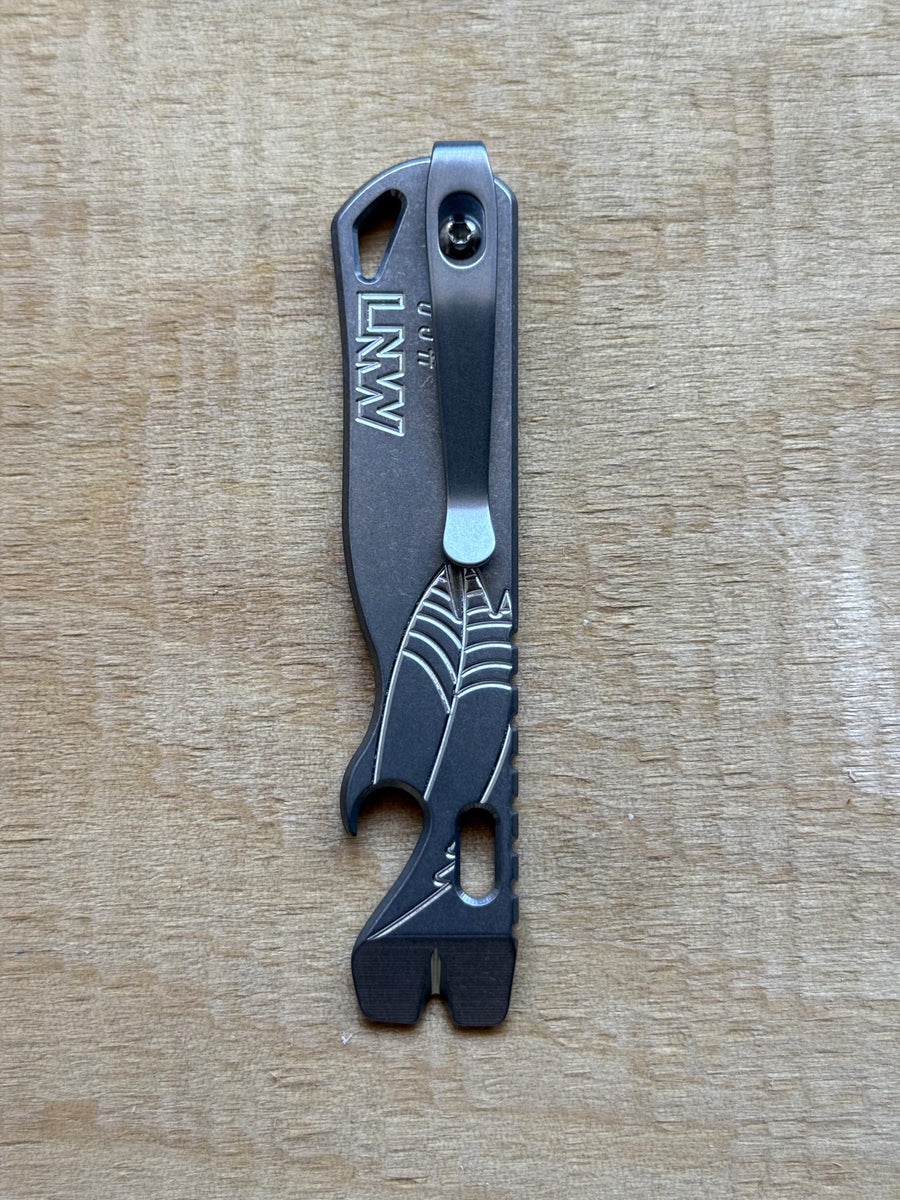 Lynch Northwest All Access Pass v1.9 Streamline titanium pry bar, clip side